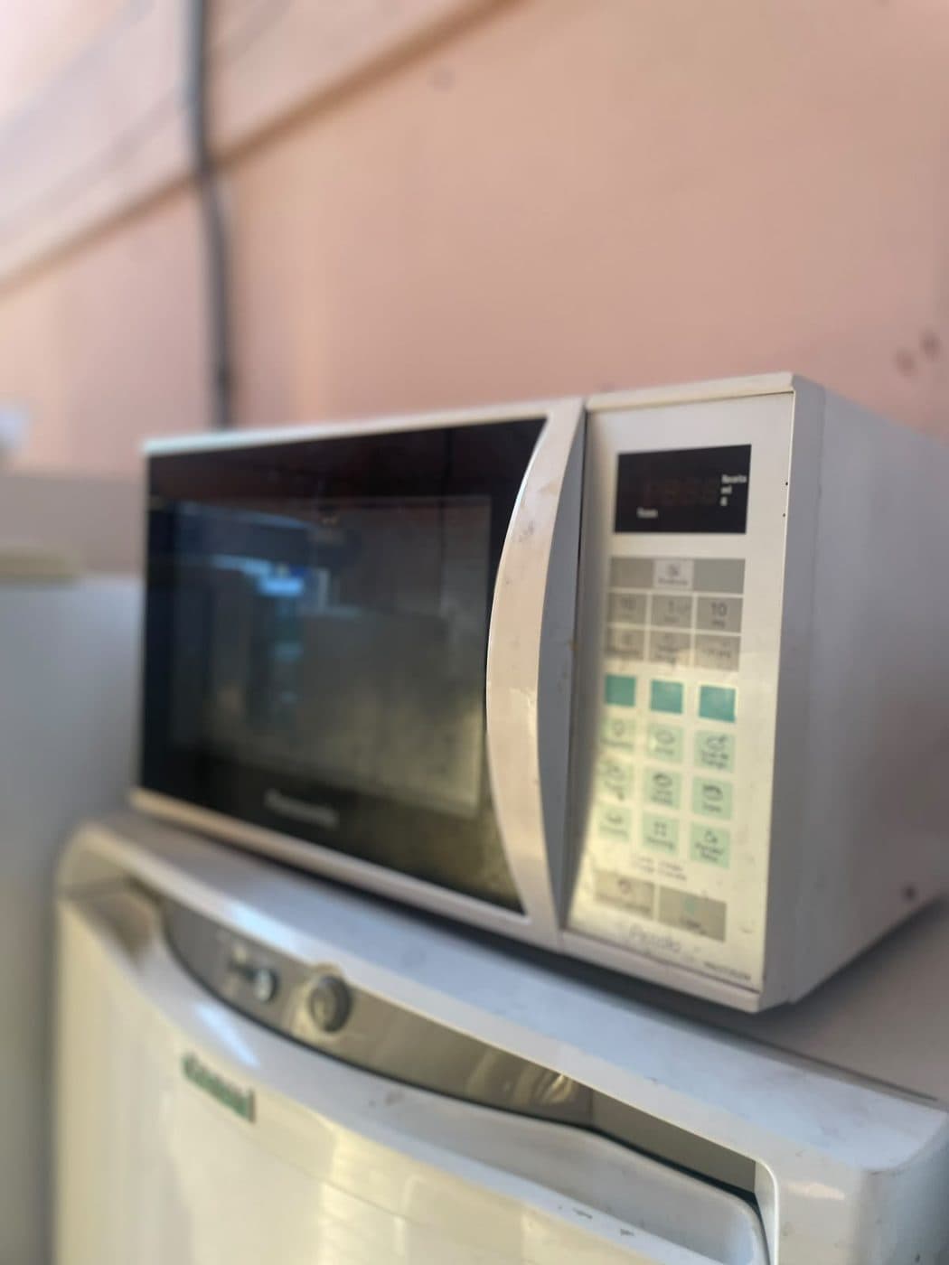 Micro-ondas prata, estado Seminovo